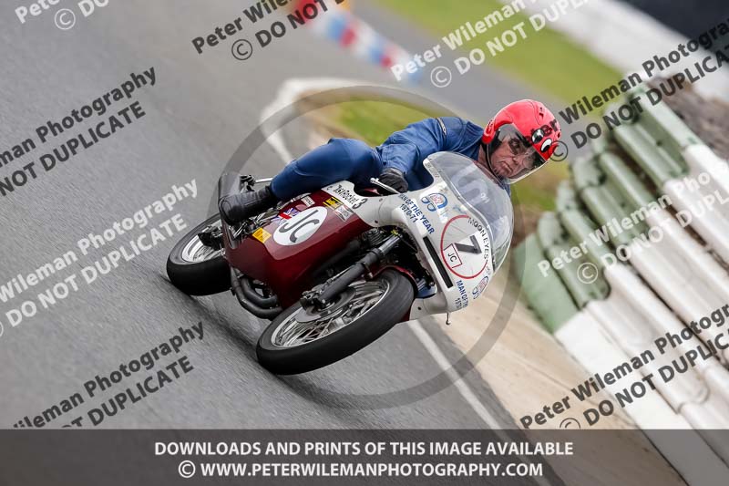 Vintage motorcycle club;eventdigitalimages;mallory park;mallory park trackday photographs;no limits trackdays;peter wileman photography;trackday digital images;trackday photos;vmcc festival 1000 bikes photographs